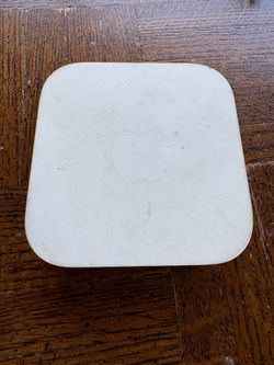 Apple AirPort Express (2nd Generation), model number A1392.