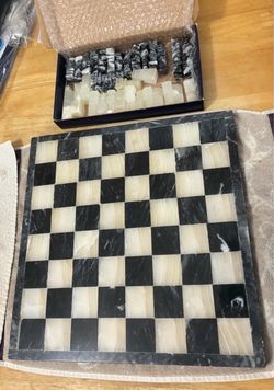 Onyx Chess Set