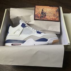 JORDAN 4 RETRO SB NAVY