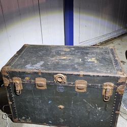 Vintage Steamer Trunk