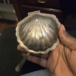 Vintage Queen Anne Silver plated Oyster Shell Butter Dish