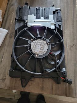 2016-----2020 Chevy Malibu radiator fan
