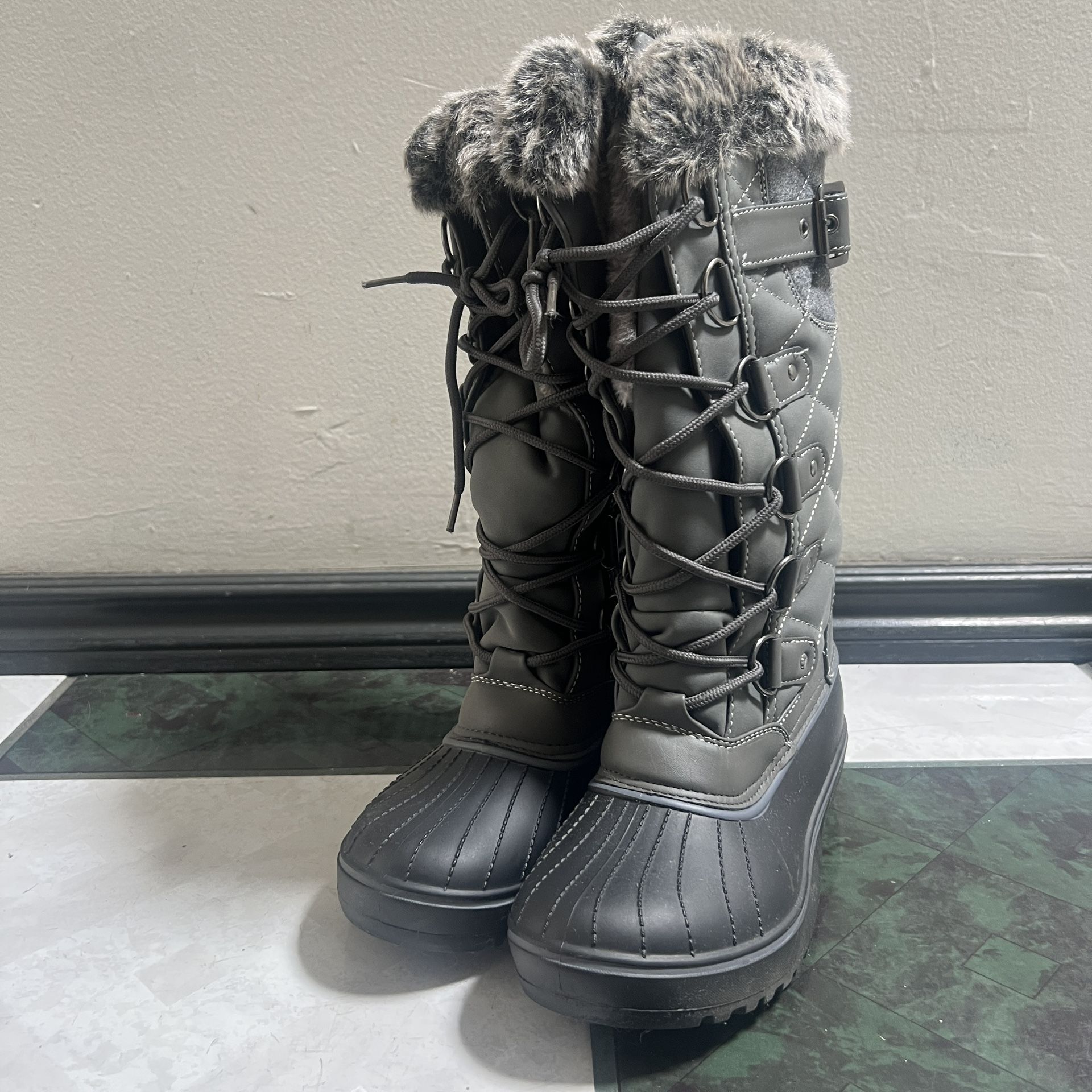 Grey Snow Fur Boots