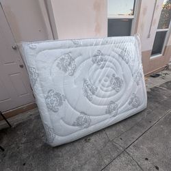 Queen Size Mattress (brand New Condition)