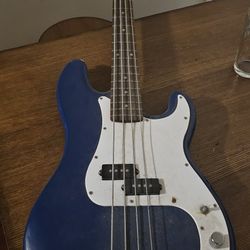 Fender Squire Bass. 