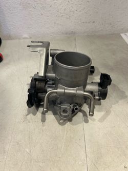 2001-2003 Toyota RAV4 Throttle Body With IACV TPS 22(contact info removed)0 (contact info removed)040