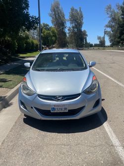 2013 Hyundai Elantra 85k miles runs amazing $5,500 make offer
