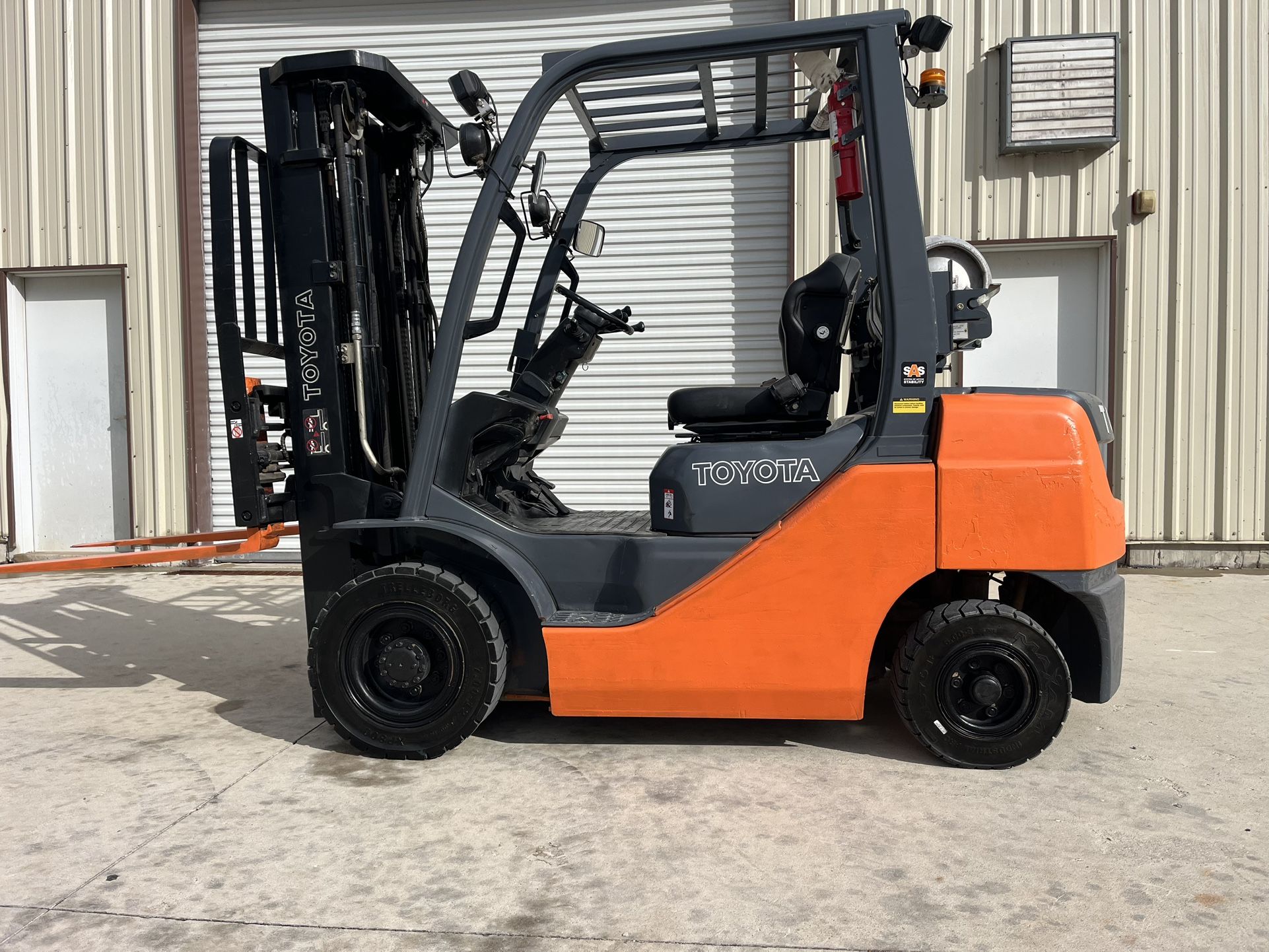 Forklift Toyota 8FGU25,Cap5000 Lb,7009hours