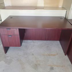 Premiera Standard Desk 60 X 30