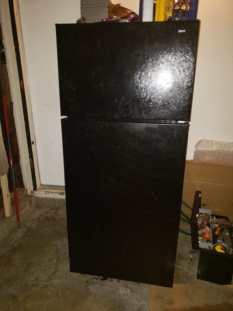 Refrigerator,black hot point