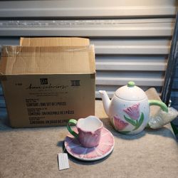 NEW VINTAGE Home Interiors Spring Ivory & Pink Tulip Teapot Teacup Saucer Set