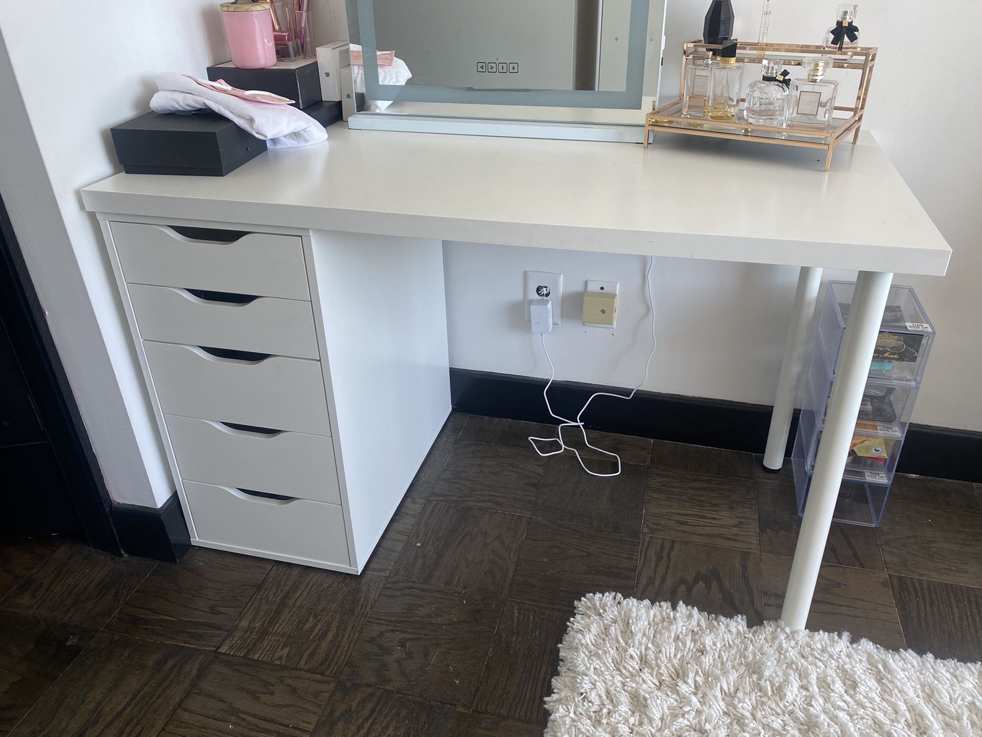 White Vanity Desk  Mirror Not Apart 