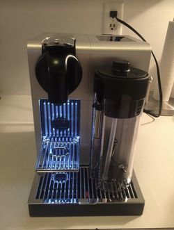 Cafetera Nespresso Lattissima Pro NUEVA
