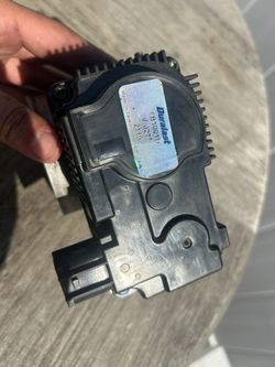 Infiniti G35 Throttle Body 