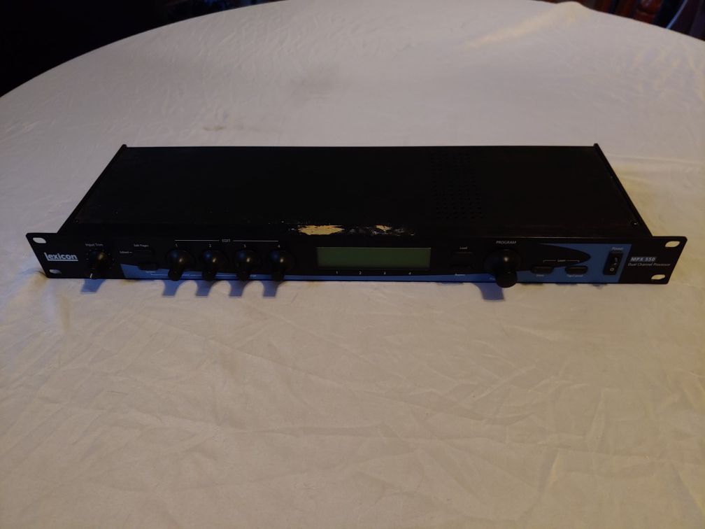 Lexicon MPX 550 Dual Channel Effects Processor  (untested) (parts). Condition is For parts or not working. Have (no cord)