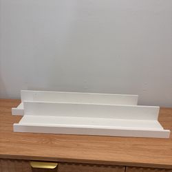 2 Floating Shelves 