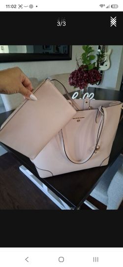 Back to school!! Michael Kors totes for your teen 😀 why buy new ? Gently loved 😍
