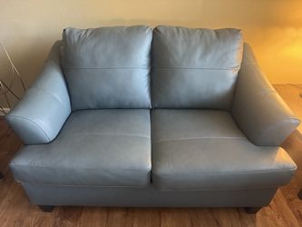 Soft Leather Loveseat - like new - very nice quality