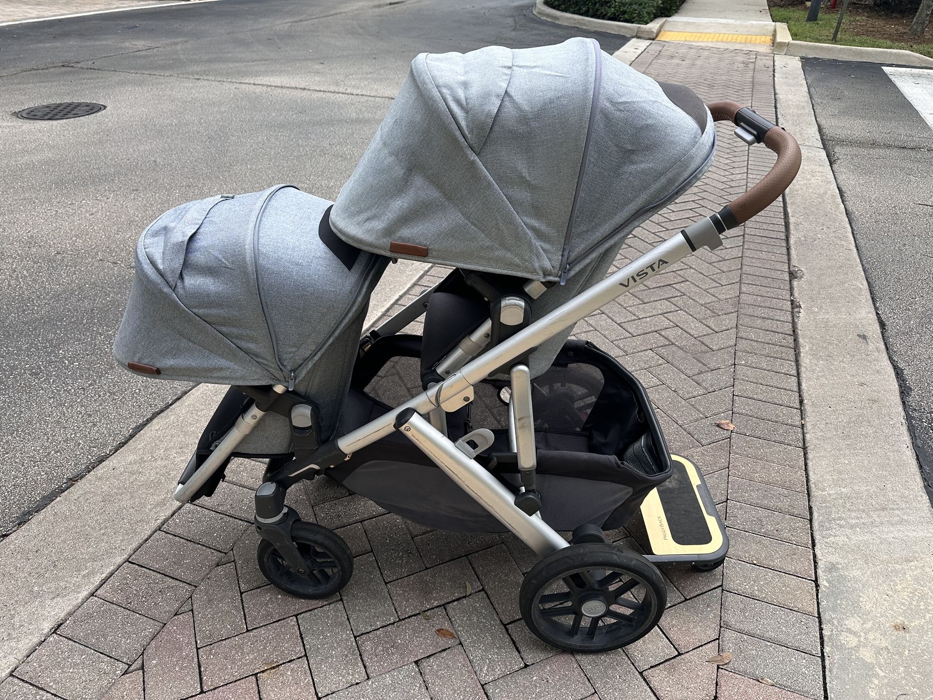 UPPAbaby Vista V2 Stroller – Used with Accessories