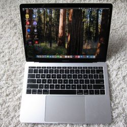 2017 Apple Macbook Pro 13" laptop Intel (contact info removed) 8GB 256G Flash - $299 (Schererville)
