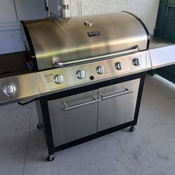 BBQ GIRL 6Burners byCharbroil Stanlles Steel Super Clean