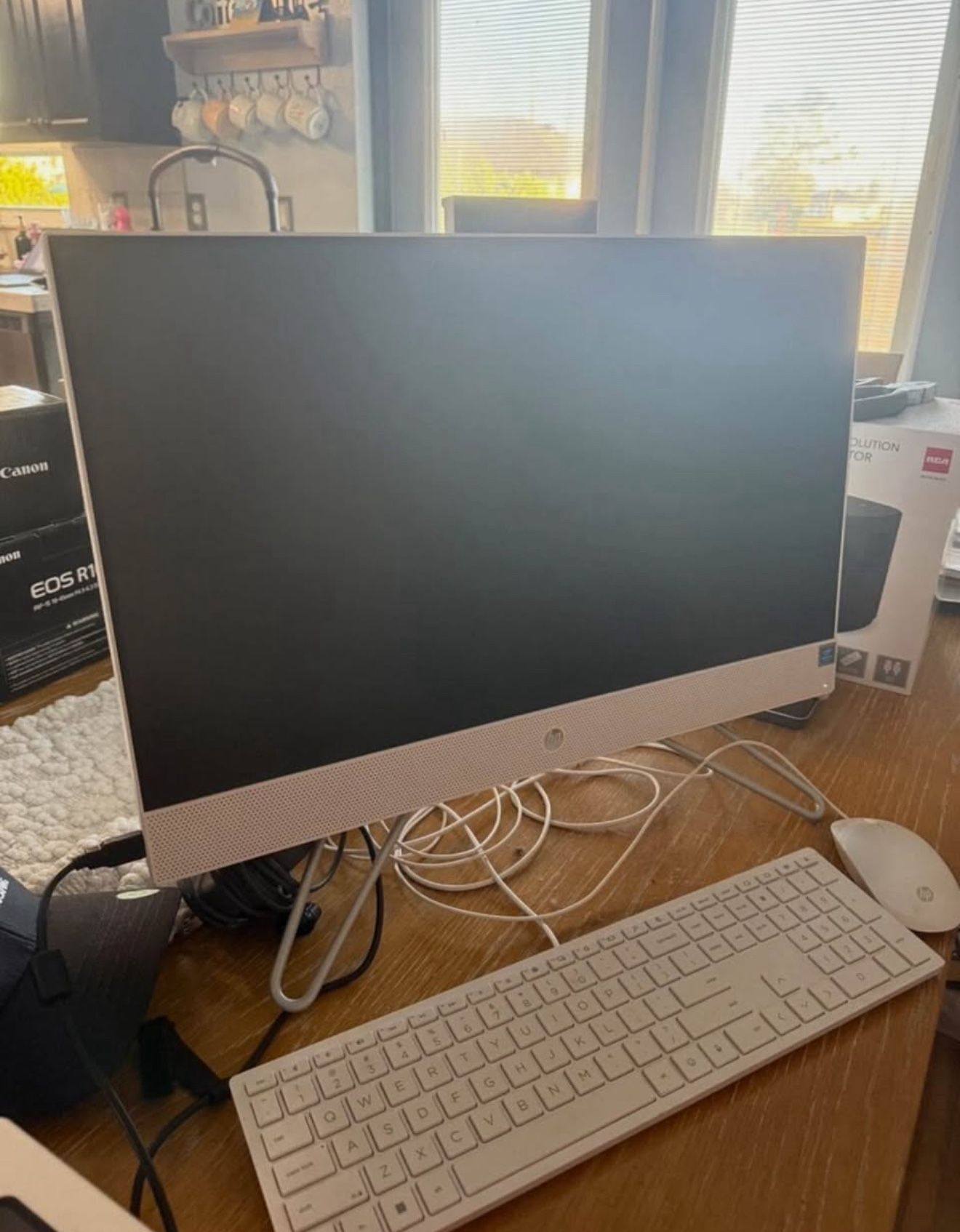 HP 24 - CB0120 All - In - One PC - White