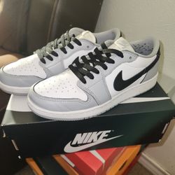 Air Jordan 1 Retro Low Size 7Y