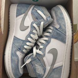 Air Jordan 1 High Top OG HYPER ROYAL SUPER GREAT CONDITION