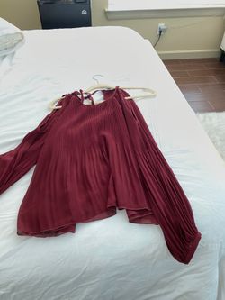 Beautiful Deep Red Romeo and Juliet Flowy Top!