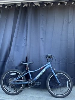 Giant XTC Jr Kids’ Mountain Bike – 20” Wheels - Lightweight Bicycle