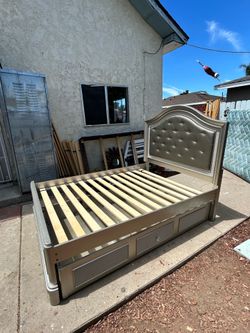 Full size bed