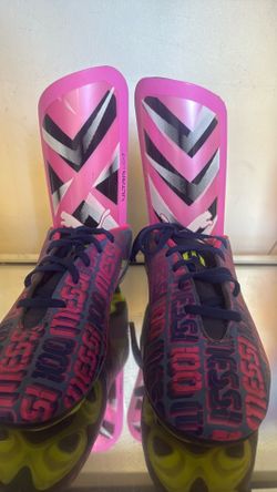 Girls soccer shoes size 6
