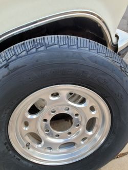 (1) Chevy 8 lug Duramax alloy wheel with LT 245/75/16 Michelin