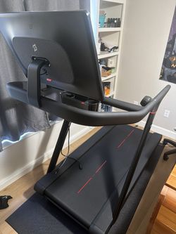 2023 Peloton Tread Excellent Condition Under 50 Rides - Santa Clarita, CA