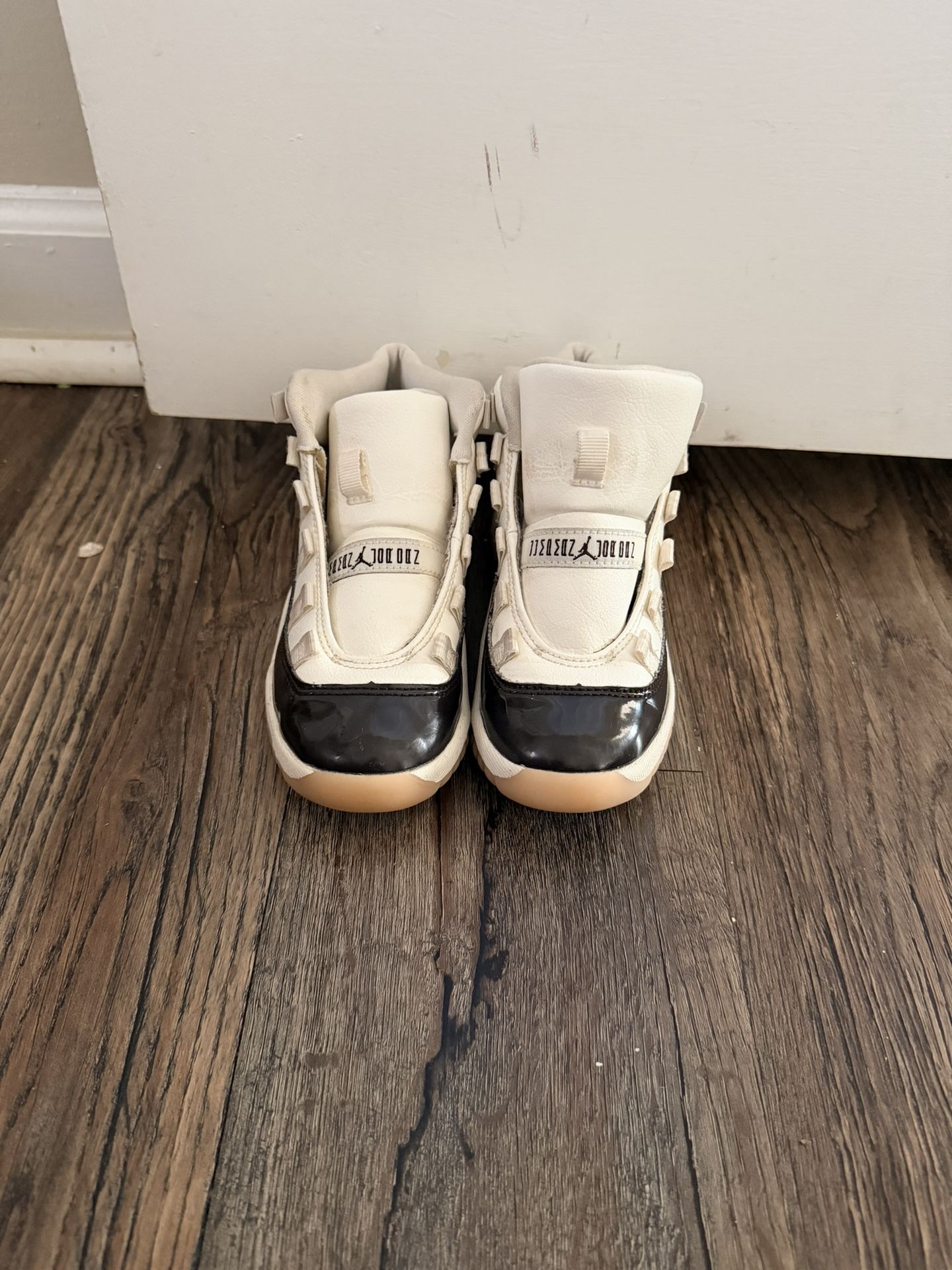 Toddler Jordan 11’s Size 11C
