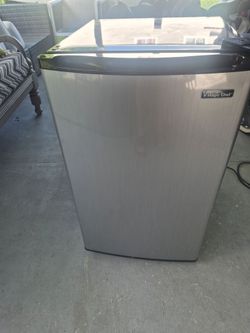 Magic Chef  fridge