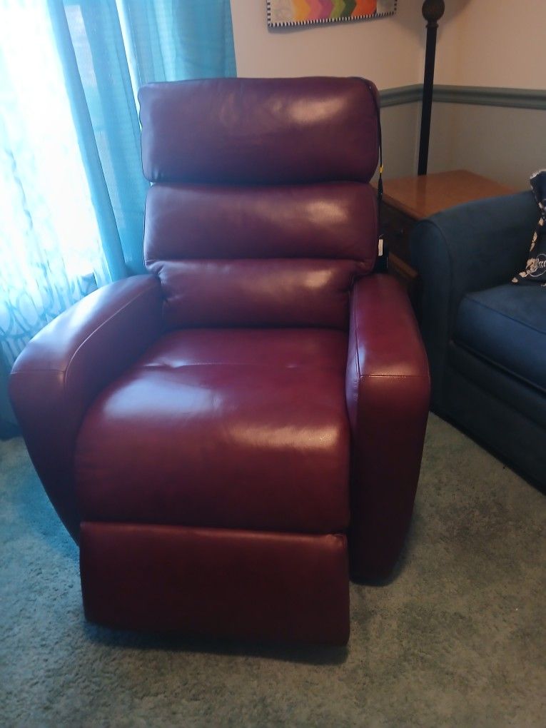 Overtown Burgandy Electric Recliner