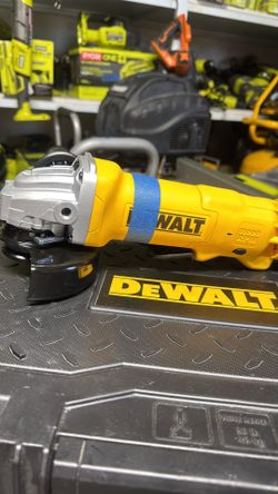 DEWALT
CORDED ANGLE GRINDER NEW