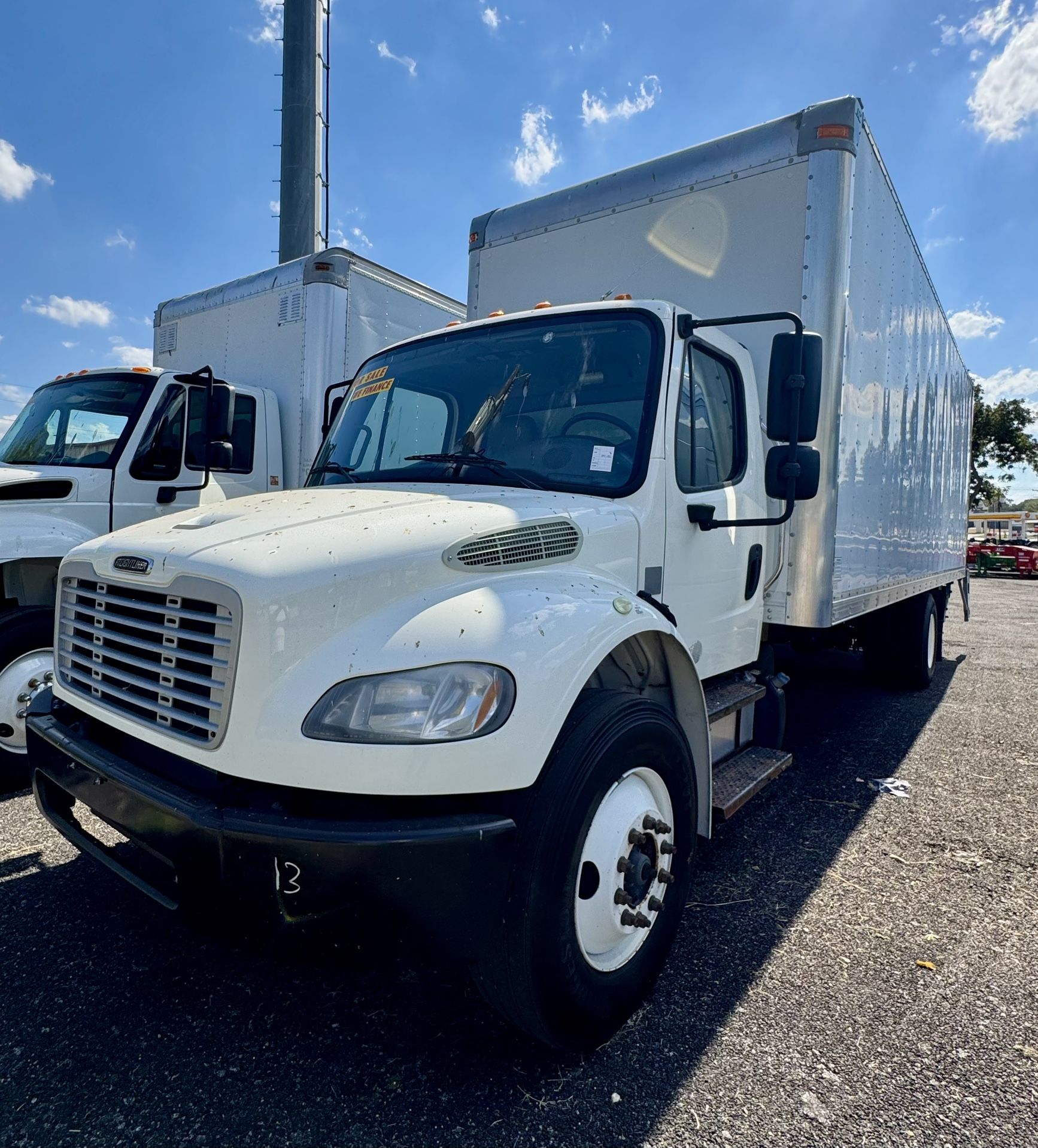 2015 Freightliner 26’ Box Truck 26,000 for Sale in San Antonio, TX