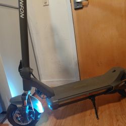 CUMFON E SCOOTER LIKE NEW