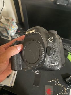 Canon 5D Mark iii (3) for sale