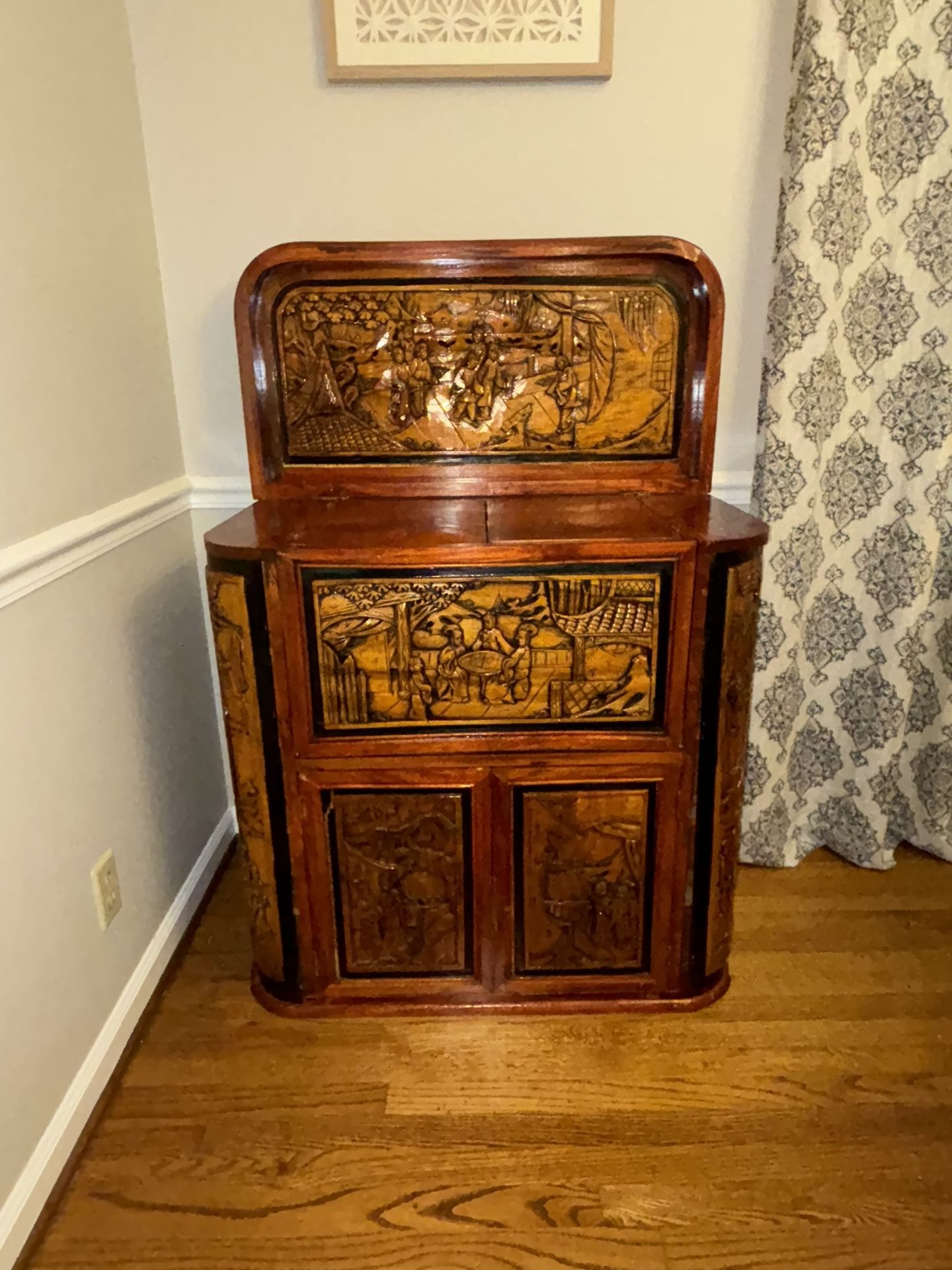 Antique Bar