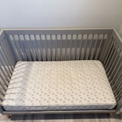 Crib with matress