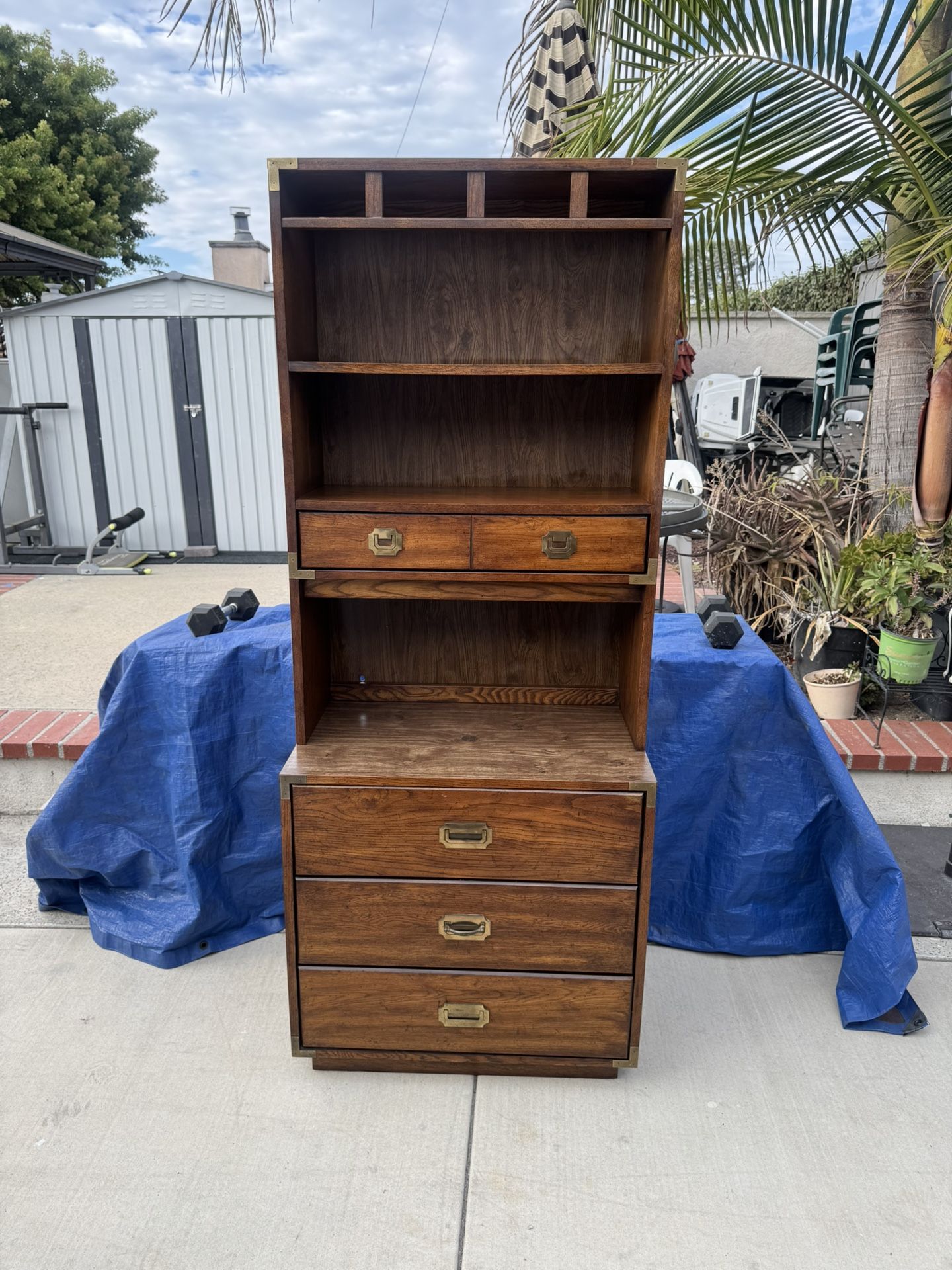 Dresser 