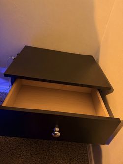 Set of 2 black nightstands