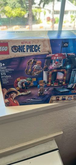 LEGO Buggy the Clowns circus tent from One Piece
