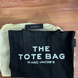 Marc Jacobs Tote Bag – Stylish & Functional