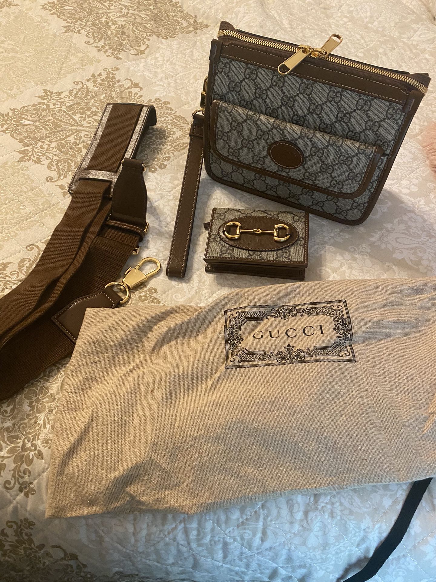 GUCCI Messenger w/matching Wallet (NEW CONDITION)LEGITIMATE 