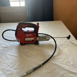 Milwaukee M18 18V Lithium-Ion Cordless Grease Gun 2-Speed (Tool-Only)