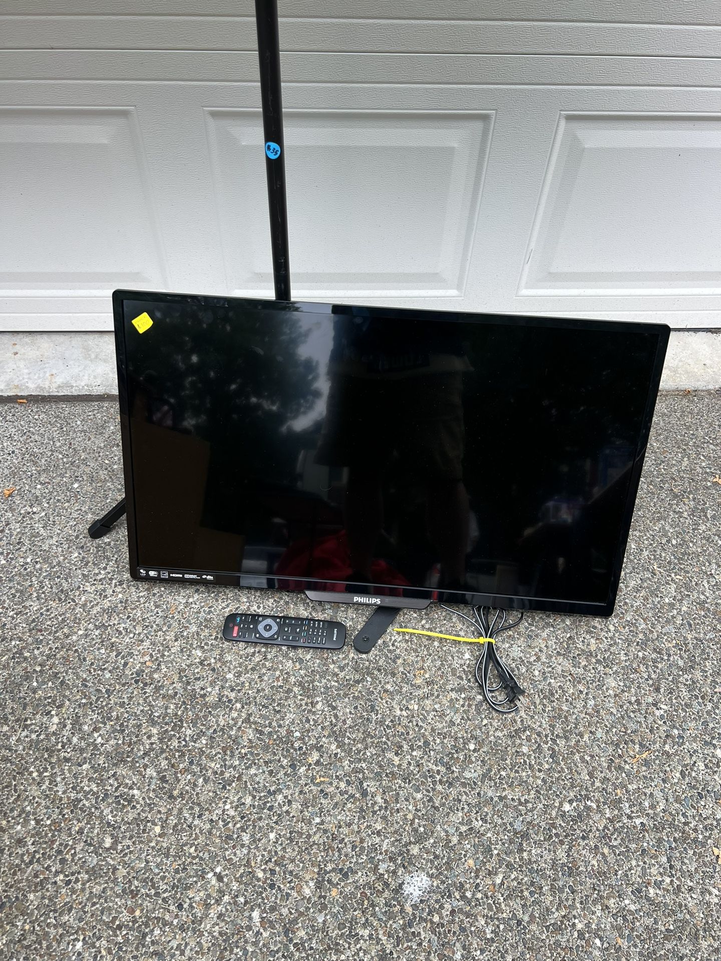 Phillips 33” TV